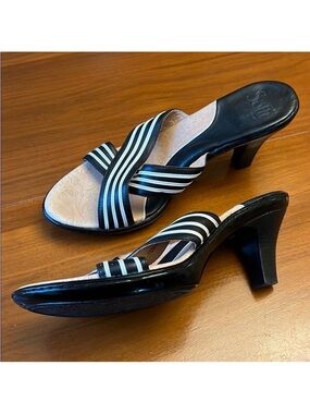 Sofft Vesta Black & White Criss Cross Sandals Heels size 10